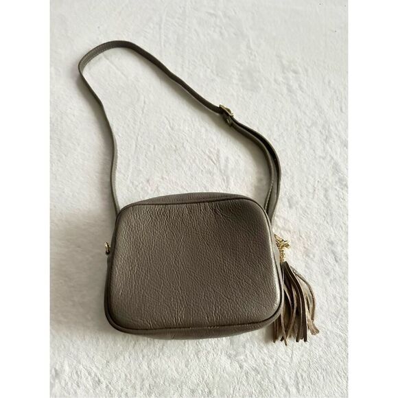 Light gray genuine leather made in Italy crossbody with tassel and zipper close￼ - Picture 2 of 5